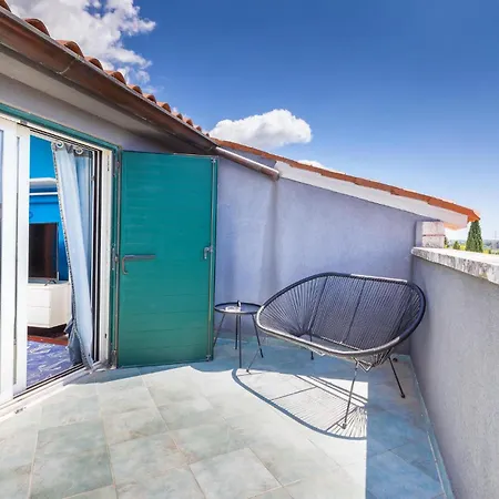 Amazing In With Sauna 別荘 プーラ