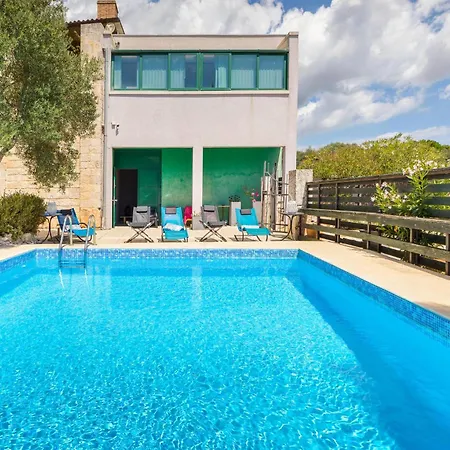 Amazing In With Sauna