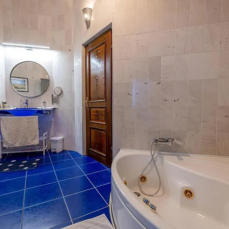 בית נופש In With Sauna *